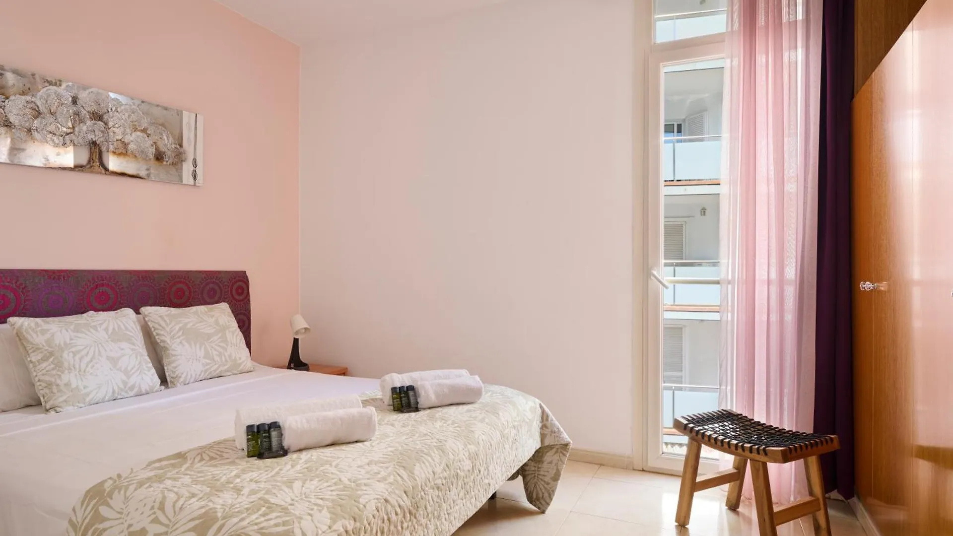 Apartaments Superiors Mtb Only Couples Lloret de Mar España